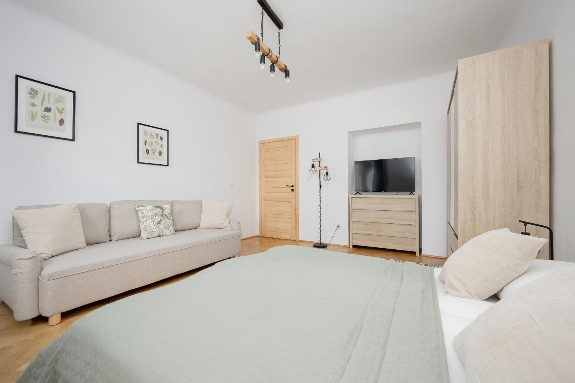 Spacious Apartment For 6 People Near The Old Town By Noclegi Renters Warschau Buitenkant foto