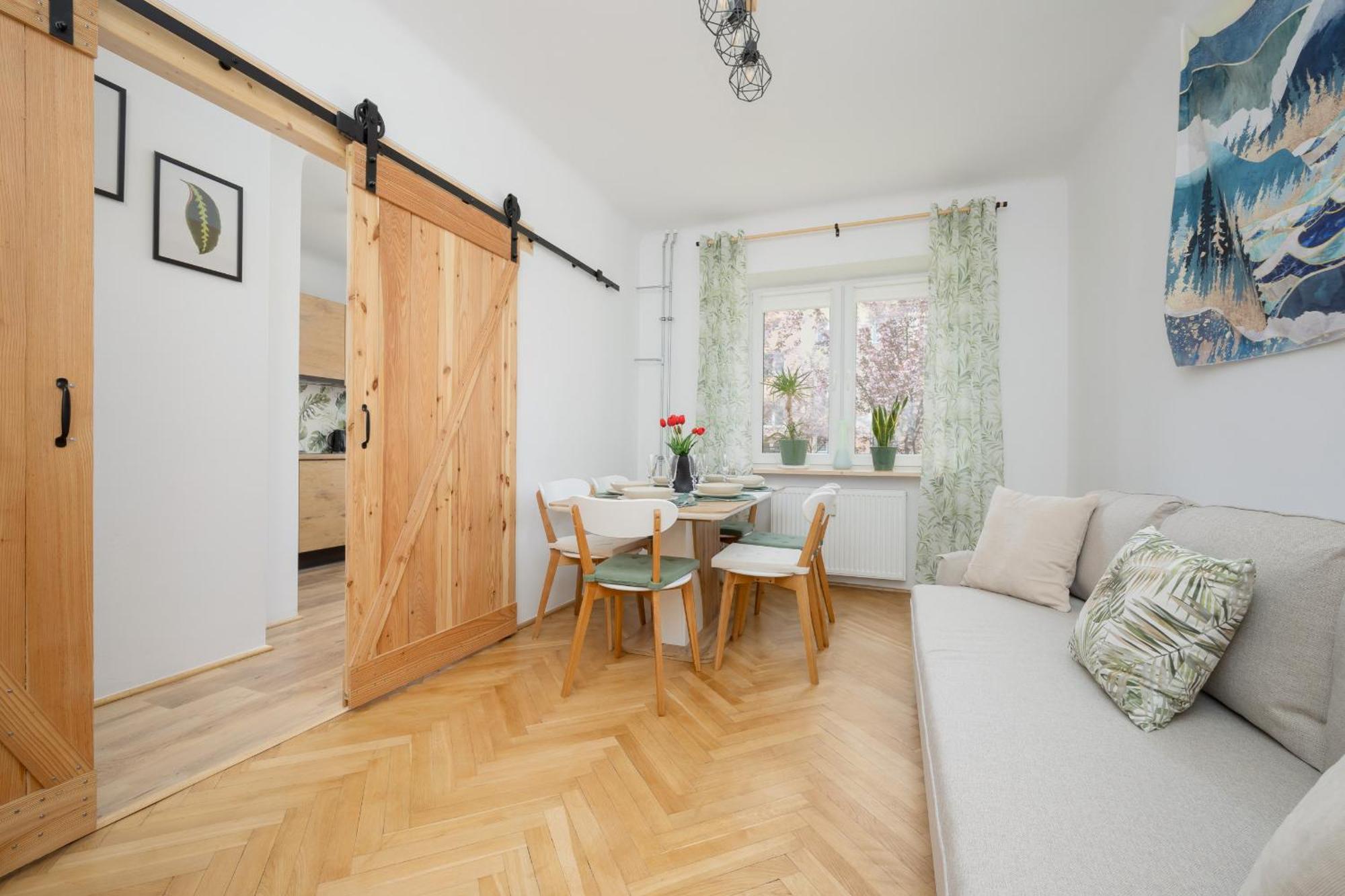 Spacious Apartment For 6 People Near The Old Town By Noclegi Renters Warschau Buitenkant foto